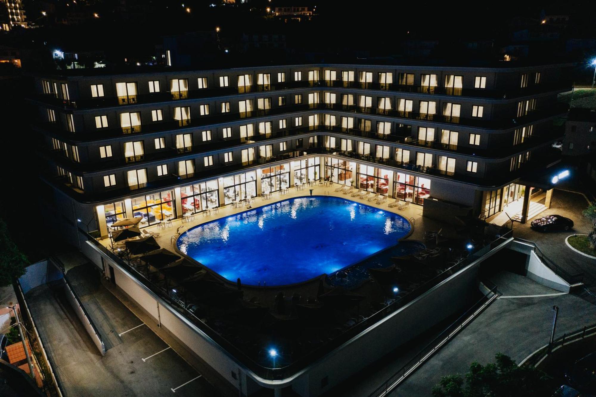 Bh Hotel Dobro Voda โดบราวอดา ภายนอก รูปภาพ